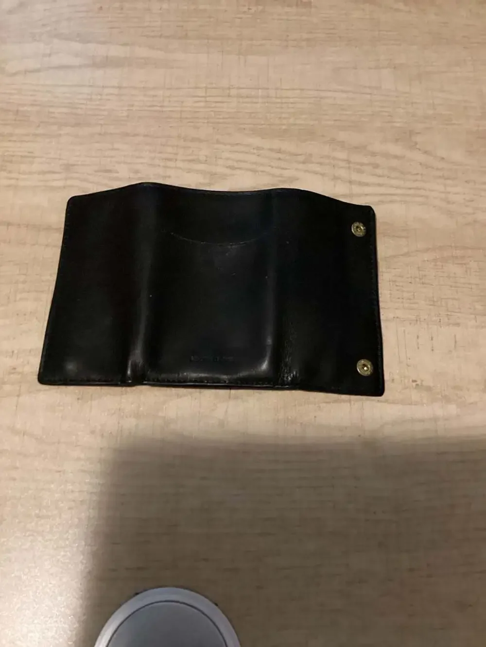 Unbranded Genuine Leather 6-Hook Key Case Wallet with Snap Closure